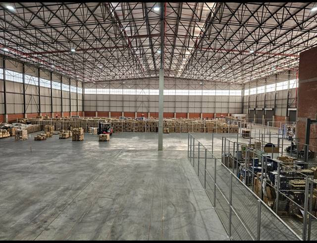 6,939M² WAREHOUSE TO LET IN NORTH RIDING
